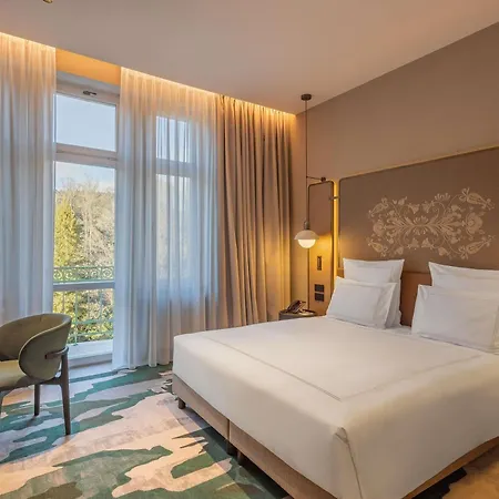 Swissotel Szálloda 5*