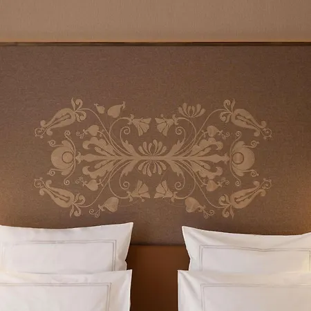 Swissotel Szálloda 5*