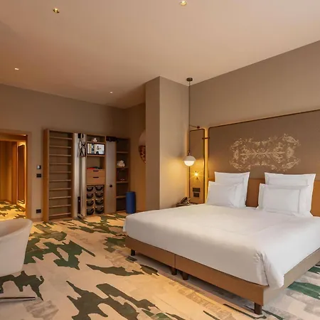 Swissotel Готель Маріанські Лазні