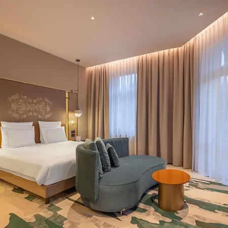 Swissotel Szálloda